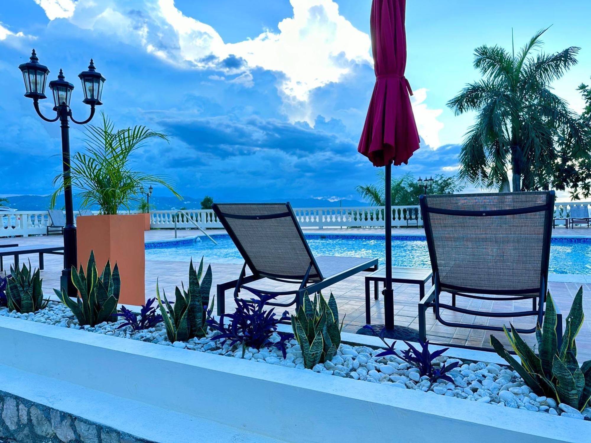 Falcon Shoreline- Airport Pickup Available - Gated-Security Montego Bay Exterior foto